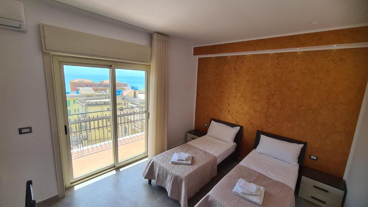 Casa Veneziano Bed & Breakfast Messina Dış mekan fotoğraf
